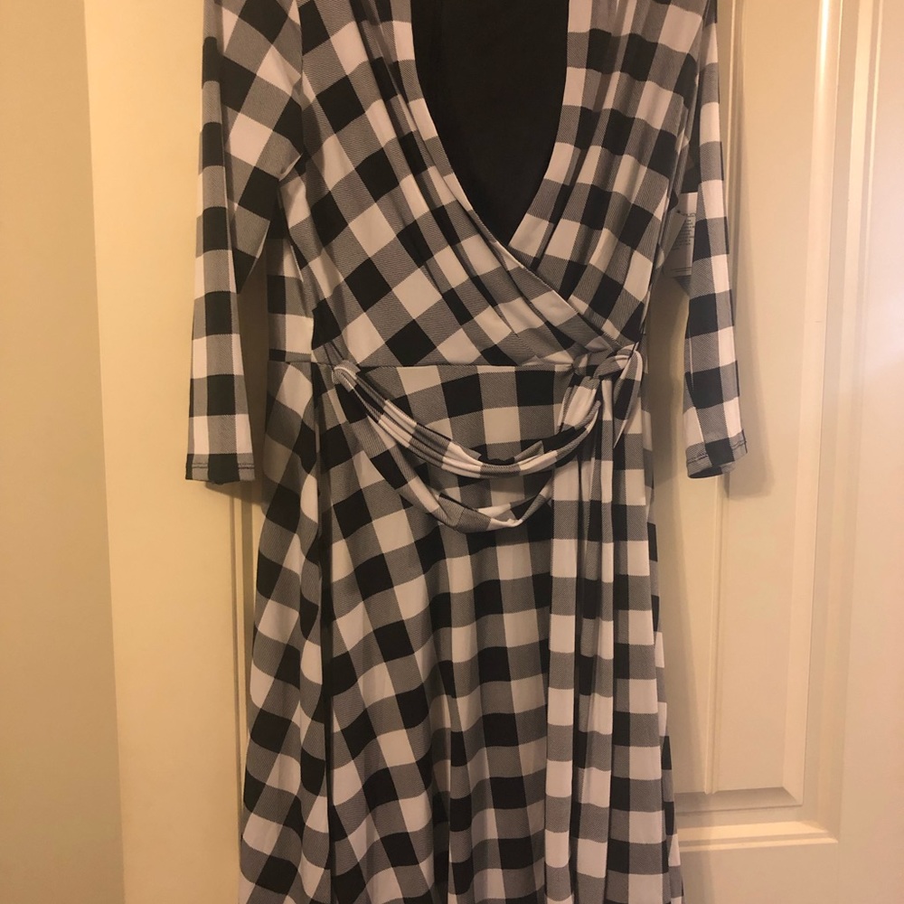 Dress - Picture 7 of 7